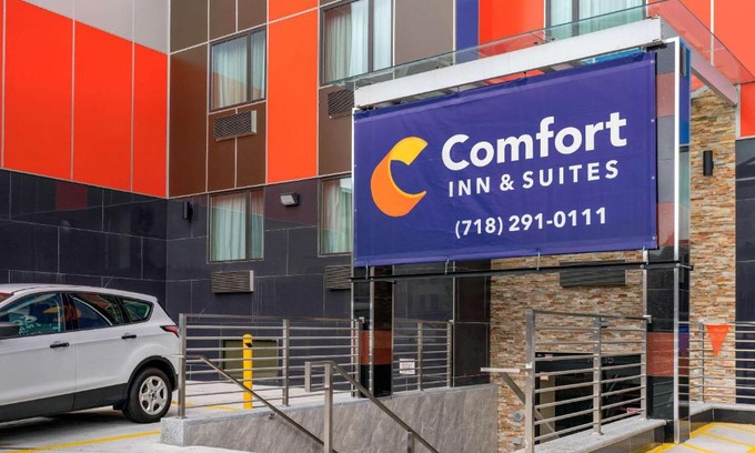 Queens Hotel | Comfort Inn & Suites near JFK Air Train