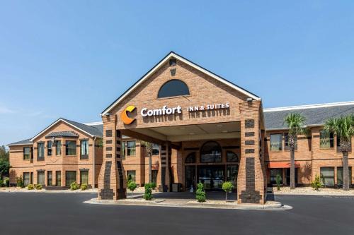 Perry Hotel | Comfort Inn & Suites Perry National Fairgrounds Area