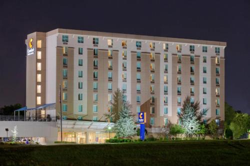 Downtown Little Rock Hotel | Comfort Inn & Suites Presidential
