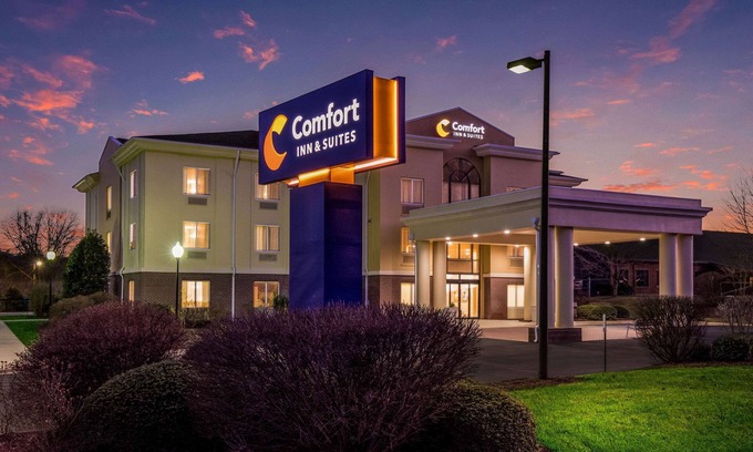Brevard Hotel | Comfort Inn & Suites