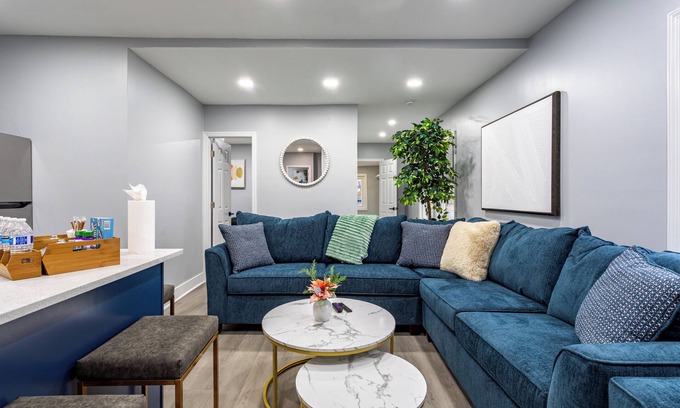 New Rochelle Apartment | Comfort Meets Style 3-bedroom apartment with WiFi and Parking Close to NYC
