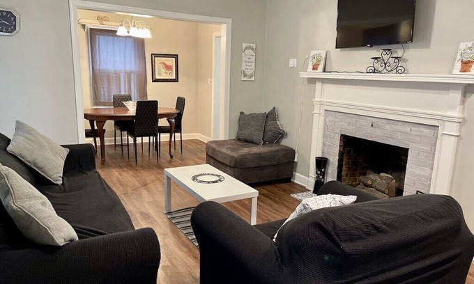 Elizabeth City House | Comfort near the water and University