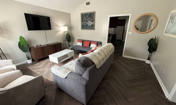 Valdosta House | Comfort & Space · 3BR, 2BA · Perfect for Families & Groups
