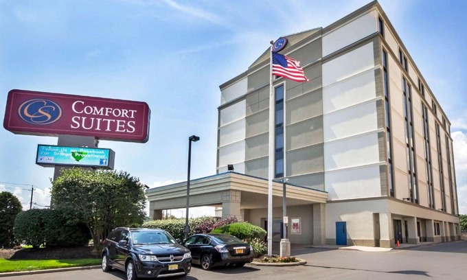 Avenel Hotel | Comfort Suites at Woodbridge