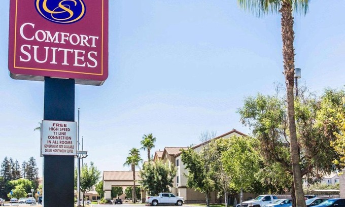 Bakersfield Hotel | Comfort Suites Bakersfield