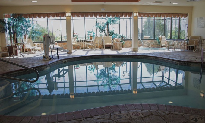 Edinboro Hotel | Comfort Suites Edinboro