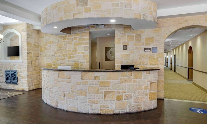 Benbrook Hotel | Comfort Suites