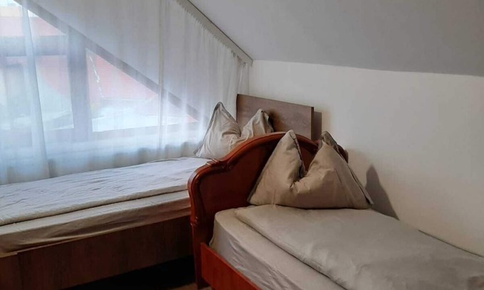 Oradea Villa | Comfort Twin Room near Shopping Center