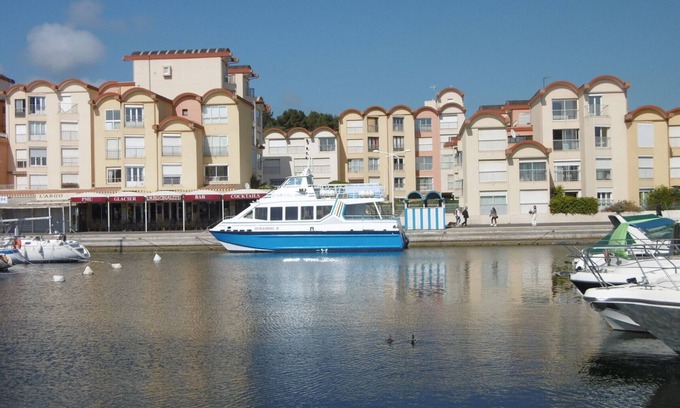 Gruissan Apartment | Comfortable 1BR Port Center 4 Pers - A/C - Parking - Elevator