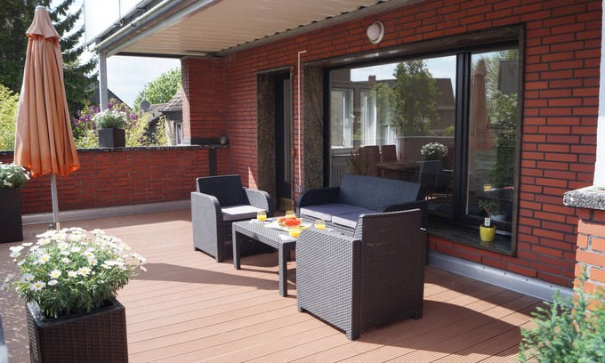 Oberhausen Apartment | comfortable, 3and 1/2 rooms, apartment with large sun terrace