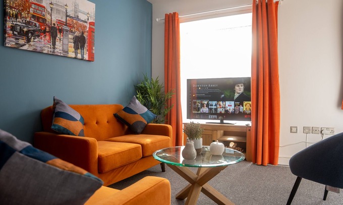 Milton Keynes House | Comfortable 4 Bedroom Home