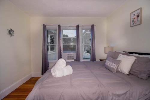 Fields Corner West House | Comfortable and Central 3 Bed Apartment