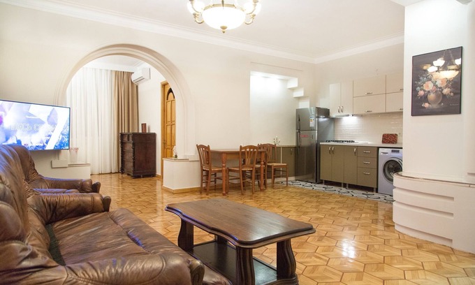 Old Boulevard Apartment | Comfortable and spacious apartment with seaview.