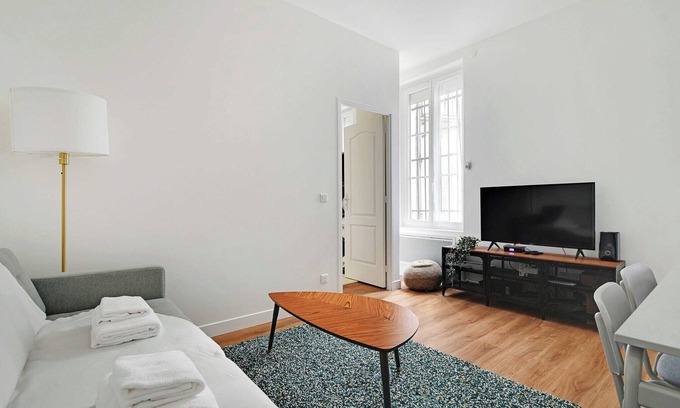 18th Arrondissement Apartment | Comfortable apartment- 1BD/4P - Montmartre