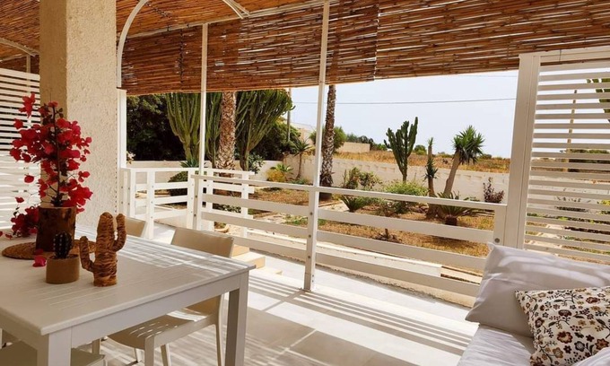 San Lorenzo Apartment | Comfortable apartment in villa, 500mt from the beach.