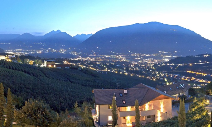Schenna Apartment | Comfortable apartment with mountain view - ideal starting point for hiking