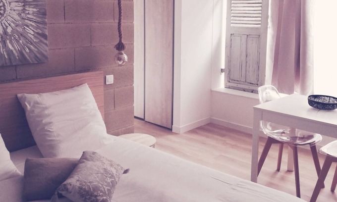 Le Creusot Apartment | Comfortable bohemian style studio in the heart of Creusot town