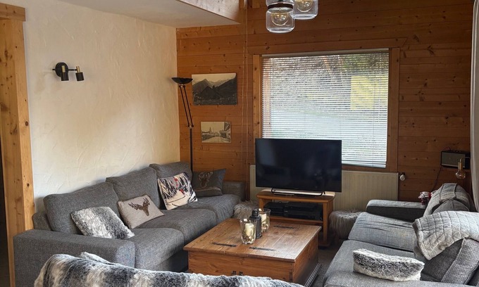 Flumet Ski Chalet | Comfortable chalet with panoramic view of the Aravis mountain range