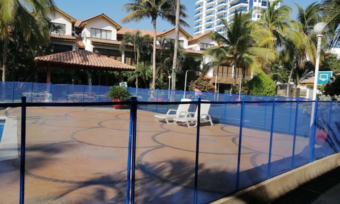 Santa Marta House | Comfortable closed unit house, swimming pool, 100 meters from the Sea, Bello Horizonte beach