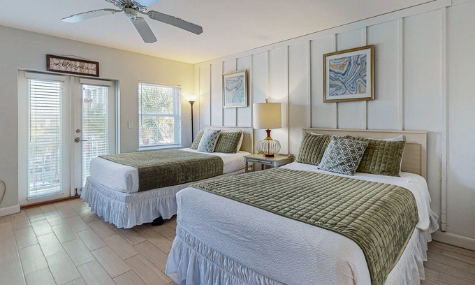Gulf Place Apartment | Comfortable condo w/kitchenette, community pools & hot tub - walk to the beach