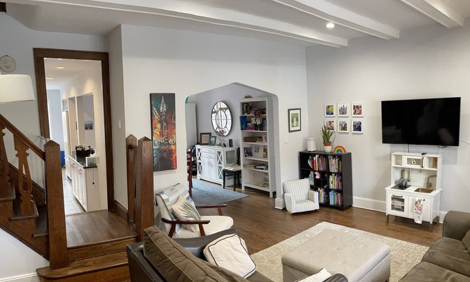 Mineola House | Comfortable, convenient, spacious home! Close to NYC, airports & more