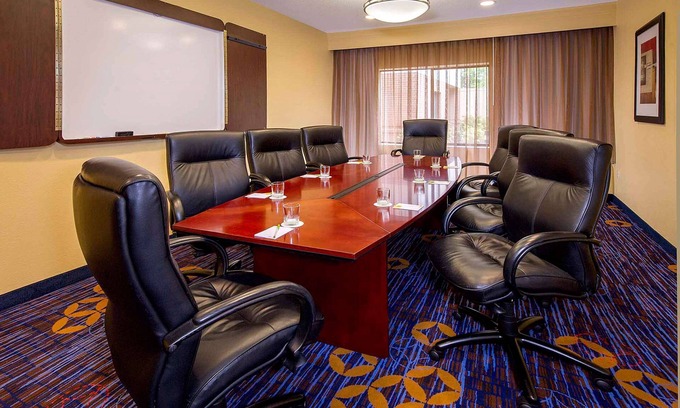 Durham Hotel | Comfortable Countryside Stay! 2 Convenient Units, Free Parking, Onsite Pool