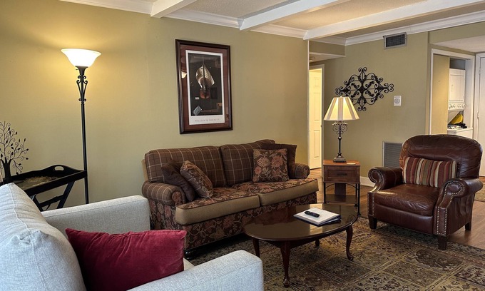 Daphne Condo | Comfortable Daphne Condo near Bay, Fairhope, and Mobile; Short Drive to Beaches
