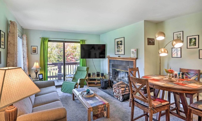 West Dover Apartment | Comfortable Dover Apartment: Walk to Mt Snow!