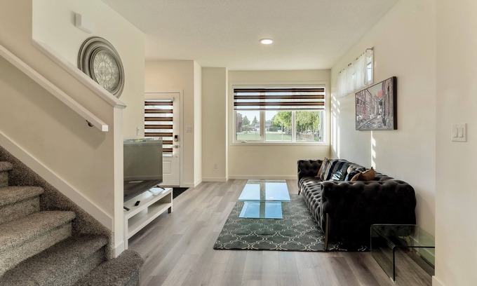 North Central Edmonton House | Comfortable entire townhouse in downtown Edmonton.