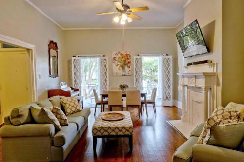 Historic Downtown Savannah Bed & Breakfast | Comfortable Escape in Historic Downtown Savannah