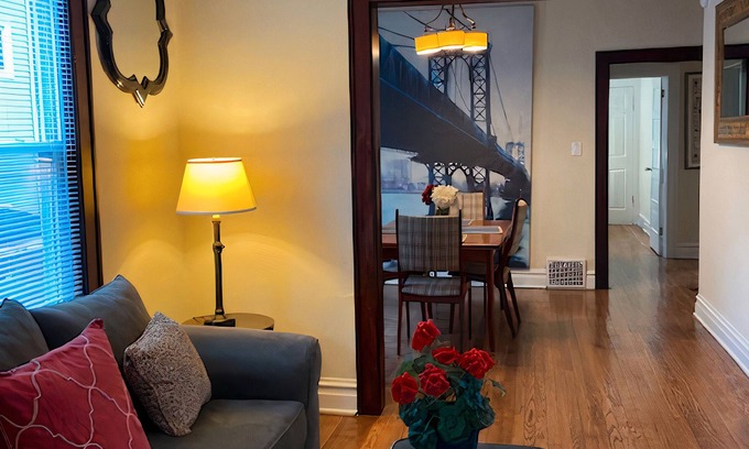 Waukegan Apartment | Comfortable Family Home In Great Location Near Downtown, Chicago, And Six Flags
