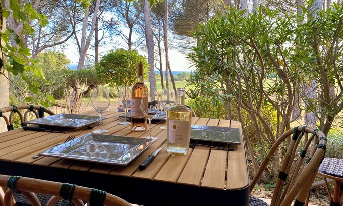 Saumane-de-Vaucluse Apartment | Comfortable gîte with exceptional view/Golf * de Saumane