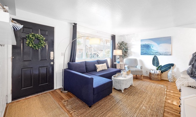Florence Condo | Comfortable, friendly home close to river & ocean with WiFi & streaming