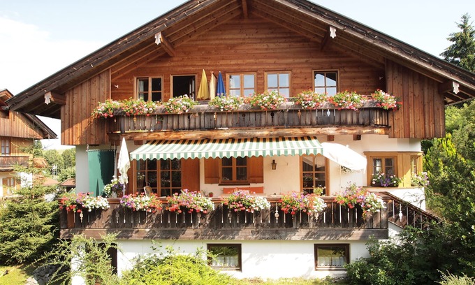 Schliersee Apartment | Comfortable, fully furnished apartment with mountain views for 4 people
