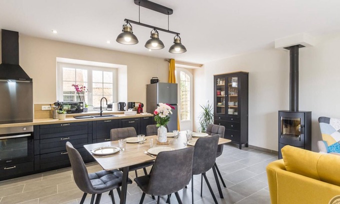 Cotentin Peninsula Cottage | Comfortable holiday house with terrace and enclosed garden, pets allowed