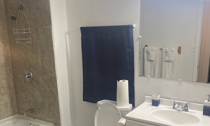Cahokia House | Comfortable home if your visiting the St. Louis area for work or play