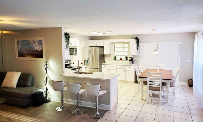 Orlando House | Comfortable home in a privileged area , JUST 7 MI to DISNEY PARKS!