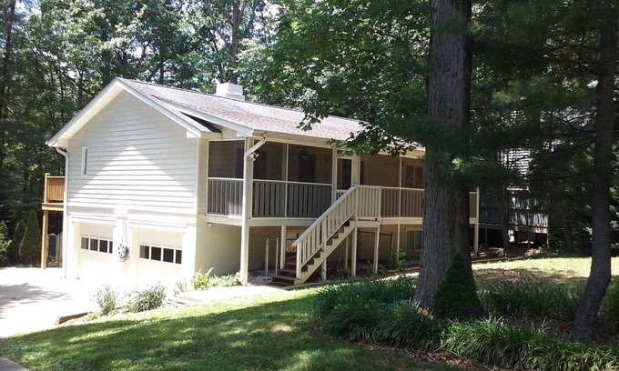 Fletcher House | Comfortable Home near to Asheville Airport.
