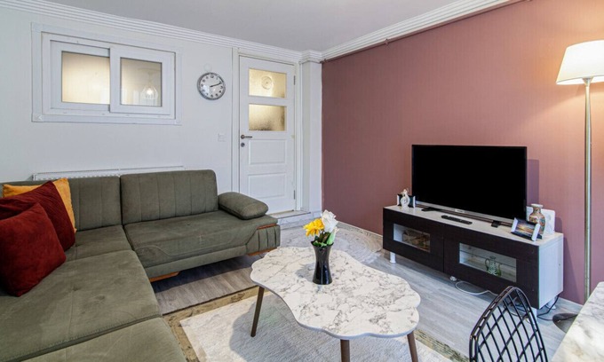 Kagithane Apartment | Comfortable Home Near Various Malls in Kagithane