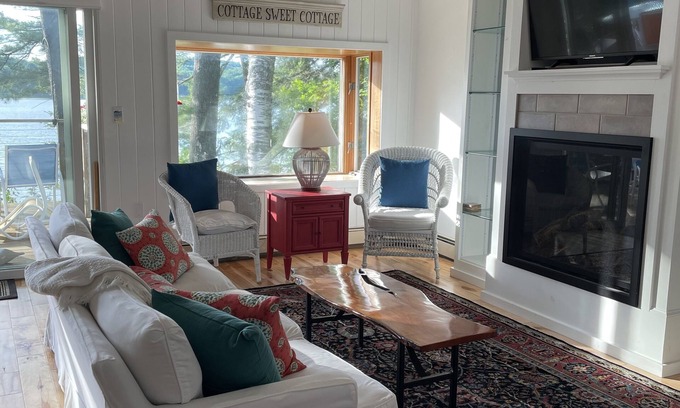 Damariscotta House | Comfortable Home on Damariscotta River Close to Everything