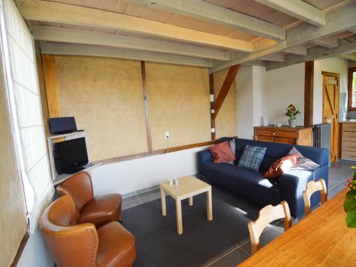 Flobecq House | Comfortable Home with Sauna