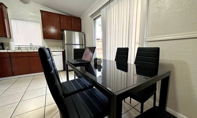 Turlock House | Comfortable House w/Wi-Fi/TV