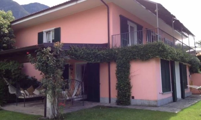 Lierna Villa | Comfortable house with private garden of 1500 square meters. 4 bedrooms, 3 bathrooms