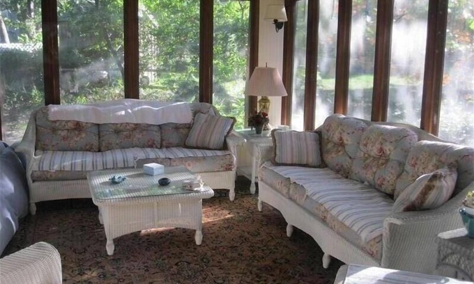 Oak Bluffs House | Comfortable Island Home, Easy Access to Beaches and Town