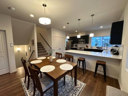Monroe House | Comfortable lifestyle Townhouse