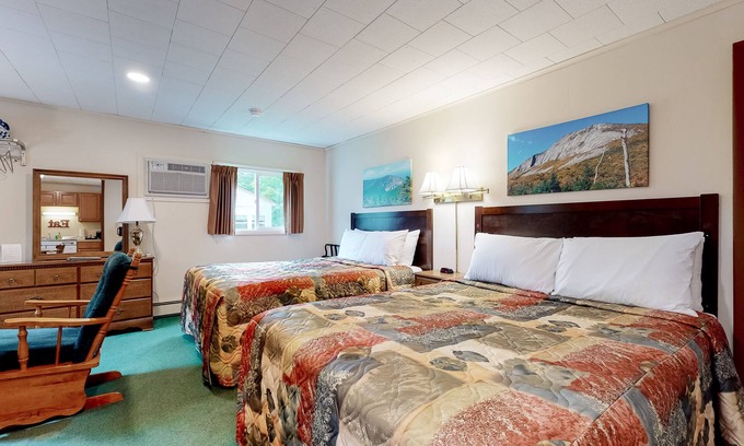 Lincoln Apartment | Comfortable motel rooms in a great location with shared resort amenities