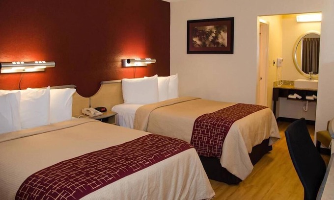 Williamsburg House | Comfortable Stay, Superb Location! Pet-Friendly, Free Parking!