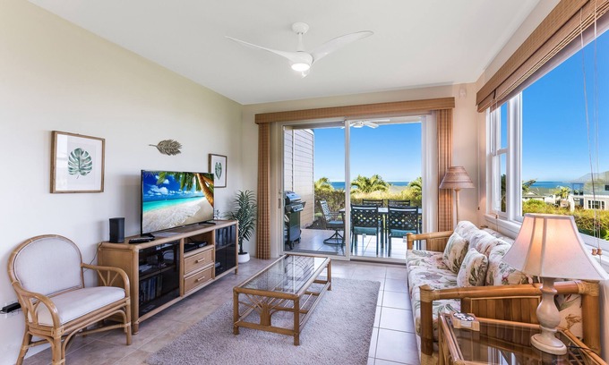 Kahaluu Bay Condo | Comfortable Townhome with great ocean views. Lots of Amenties, Free AC and Free Wifi