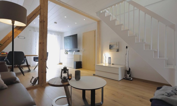 Mastershausen Apartment | Comfortable Vacation Apartment "Goldener Mond" with Wi-Fi, Balcony