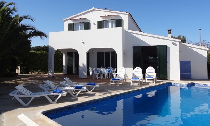 Cap d'Artrutx Villa | Comfortable villa for six people with private pool and garden, wifi gratuit